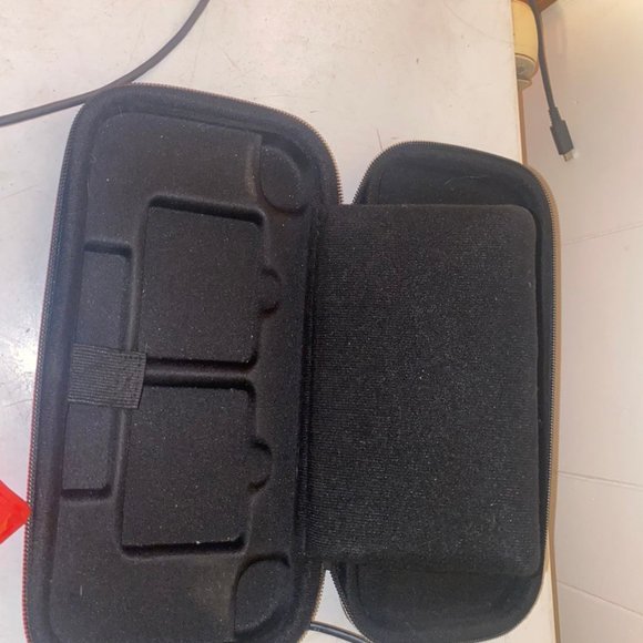 Nintendo Switch - Picture 5 of 7